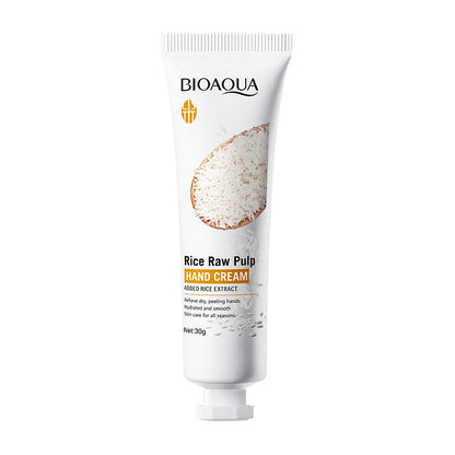 Creme para as mãos com extrato de arroz, hidrata e nutre sem deixar a pele oleosa, nutre profundamente, possui textura delicada, ideal para o cuidado das mãos e manutenção sazonal. Embalagem prática e fácil de transportar