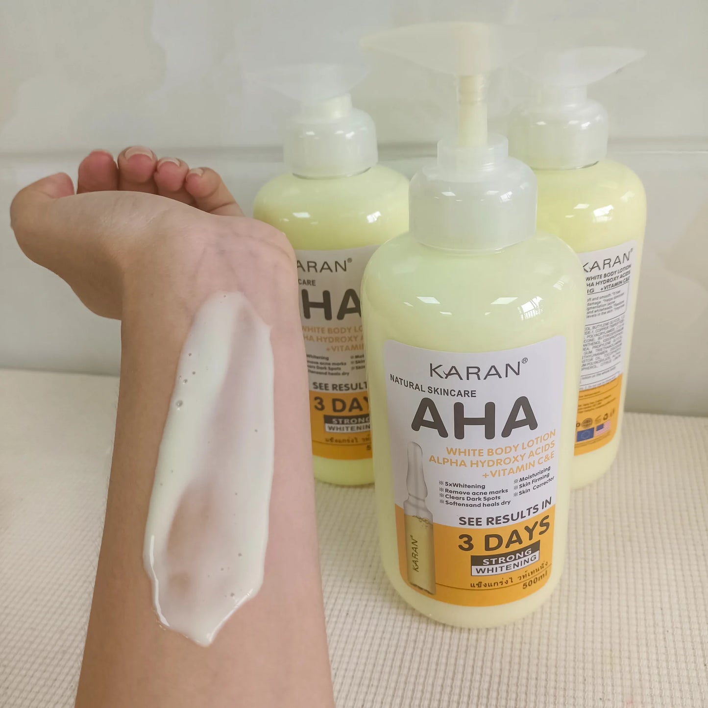 Creme Corporal Clareador 500ml com AHA (Ácidos Hidroxiácidos), Vitaminas C e E, Loção Corporal Hidratante e Clareadora para Remover Marcas de Acne e Cuidar da Pele